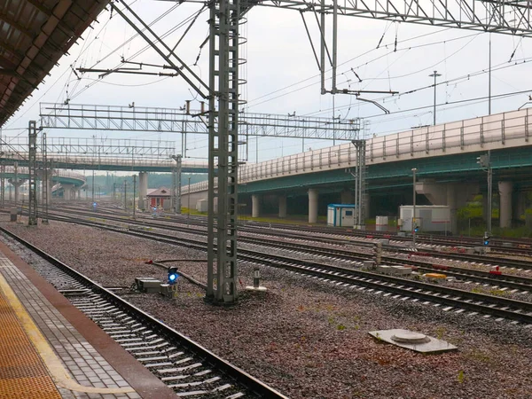 Järnvägsspår Och Strukturer Stadens Passagerarstation — Stockfoto