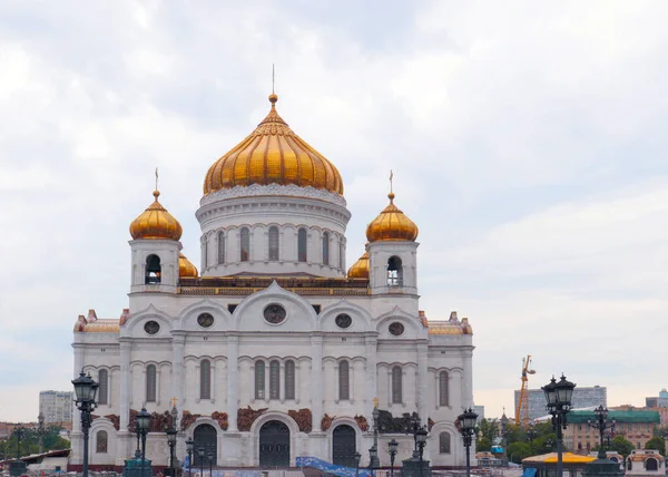 러시아 모스크바에 구세주 그리스도의 대성당의 십자가와 — 스톡 사진