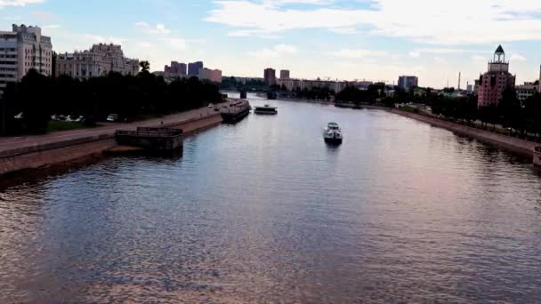 Жилые Дома Набережная Реки Москвы Россия — стоковое видео