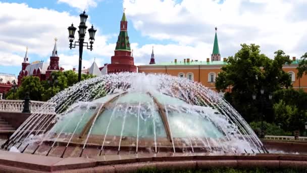 Água Limpa Fonte Telhado Centro Comercial Okhotny Ryad Moscou Rússia — Vídeo de Stock