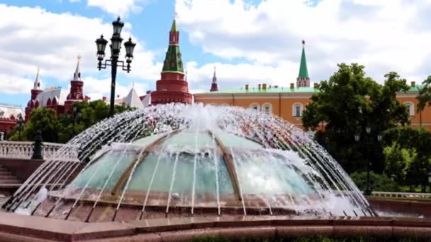 Água Limpa Fonte Telhado Centro Comercial Okhotny Ryad Moscou Rússia — Vídeo de Stock