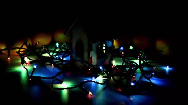 Casa Decorativa Brillante Guirnalda Navidad Ardiente — Vídeos de Stock