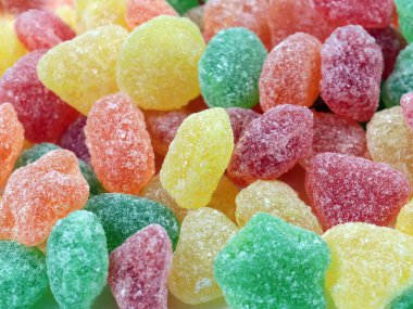 Tatlı olarak narenciye aromalı karamel.