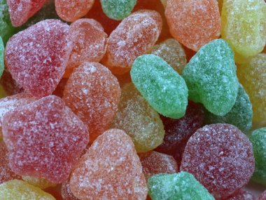 Tatlı olarak narenciye aromalı karamel.