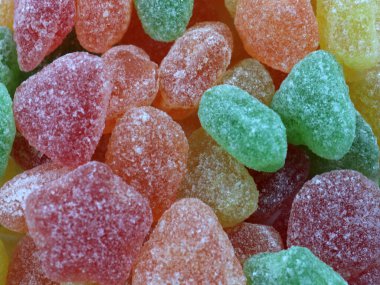 Tatlı olarak narenciye aromalı karamel.