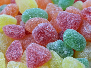 Narenciye tadında güzel karamel renkli damlalar.