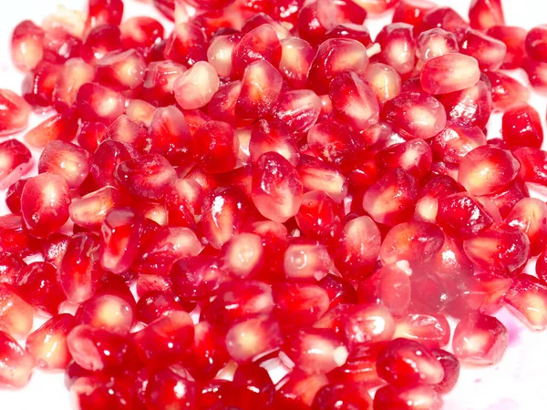 Bright Red Grains Ripe Pomegranate Treat Treat — Stock Photo, Image
