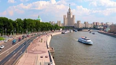 Moskova Rusya 'nın seddi üzerinde trafik vardı.