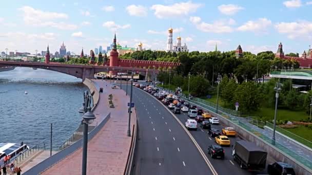 Forgalom Úton Töltés Város Moszkva Oroszország — Stock videók