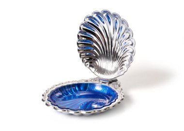 Festival masası için dekoratif metal hatıra lavabosu.