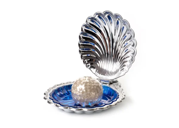 Una Enorme Perla Encuentra Una Concha Decorativa —  Fotos de Stock