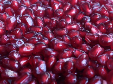 güzel olgun taneler sulu tropikal meyve nar.