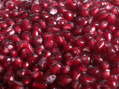 güzel olgun taneler sulu tropikal meyve nar.