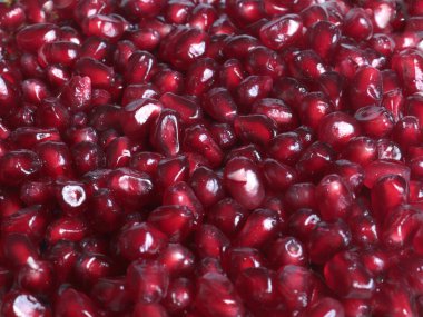 güzel olgun taneler sulu tropikal meyve nar.