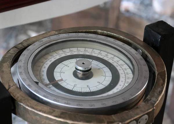 Old Marine Ship Compass Navigation Tool — Stock Photo, Image