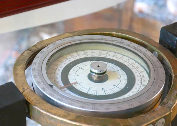 Old Marine Ship Compass Navigation Tool — Stock Photo, Image