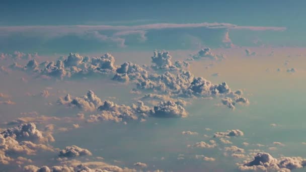 Vista Del Cielo Azzurro Soleggiato Quando Vola Aereo Sopra Nuvole — Video Stock