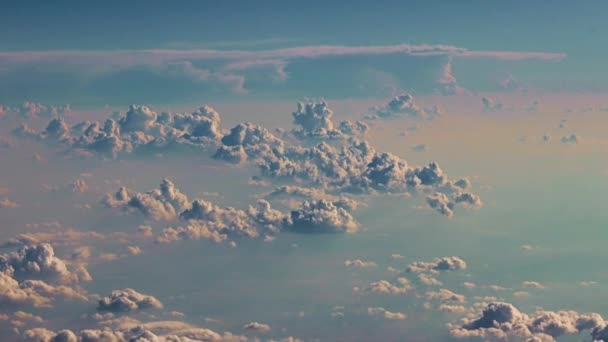 Blick Den Blauen Sonnigen Himmel Flugzeug Über Den Wolken — Stockvideo