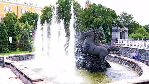 Sculptuur Compositie Met Paarden Fontein Van Okhotny Ryad Park Moskou — Stockvideo