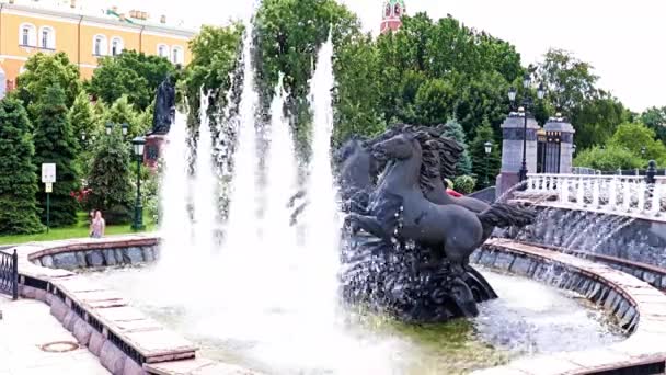 Composición Escultura Con Caballos Fuente Del Parque Okhotny Ryad Moscú — Vídeos de Stock