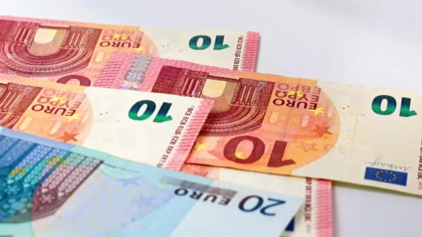 Euro Scheine Fallen Auf Den Tisch — Stockvideo