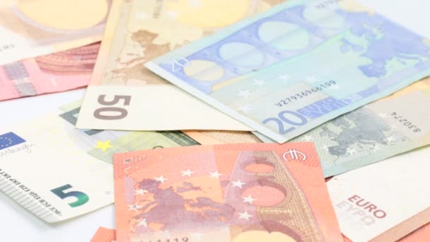 Banknoty Euro Spadające Powierzchnię Stołu — Wideo stockowe