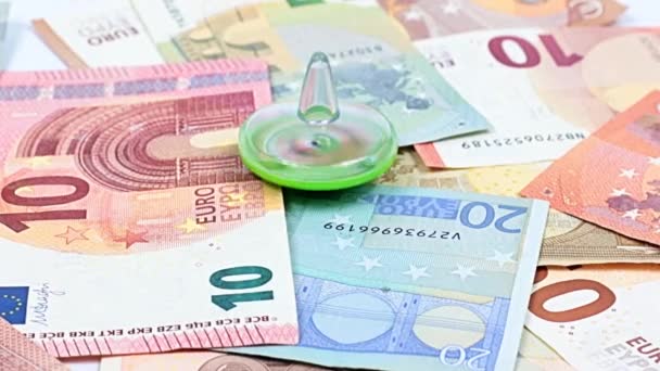 Rotace Plastového Víření Hromadě Eurobankovek Jako Symbolu Měnové Stability — Stock video