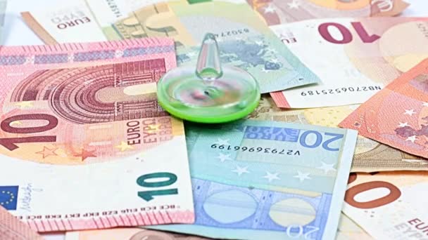 Την Περιστροφή Πλαστικού Στροβιλισμού Σωρό Τραπεζογραμματίων Ευρώ Συμβόλου Σταθερότητας Του — Αρχείο Βίντεο