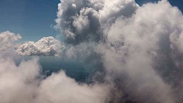 Vista Desde Ventana Del Avión Del Cielo Las Nubes — Vídeos de Stock