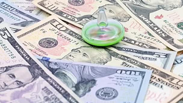 Rotation Tourbillon Plastique Sur Tas Billets Papier Américains Dollars Comme — Video