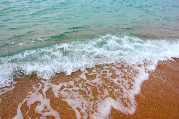 Heldere Zee Golven Zandstrand — Stockfoto