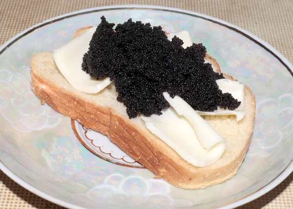 Sándwich Pan Trigo Blanco Con Mantequilla Caviar Sevruga Negro — Foto de Stock
