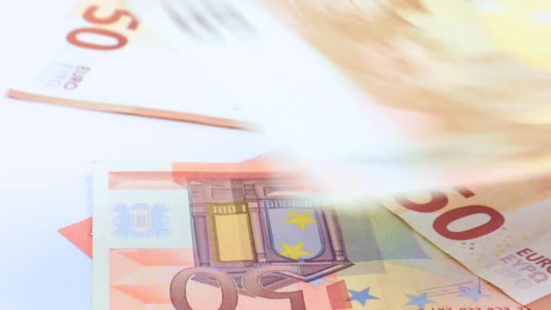 Eurobankbiljetten Die Een Stapel Geld Vallen — Stockvideo