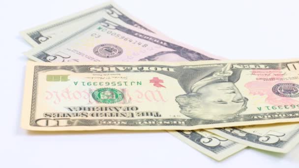 Бумажные Купюры Американские Доллары Падают Кучу Денег — стоковое видео
