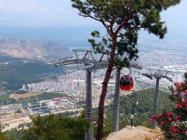 Antalya Türkiye 'de Tunektepe' ye teleferiğin unsurları