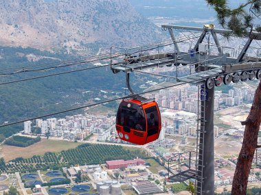 Antalya Türkiye 'de Tunektepe' ye teleferiğin unsurları