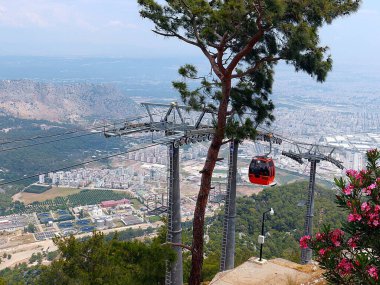 Antalya Türkiye 'de Tunektepe' ye teleferiğin unsurları