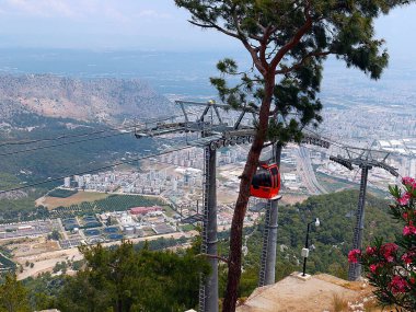 Antalya Türkiye 'de Tunektepe' ye teleferiğin unsurları