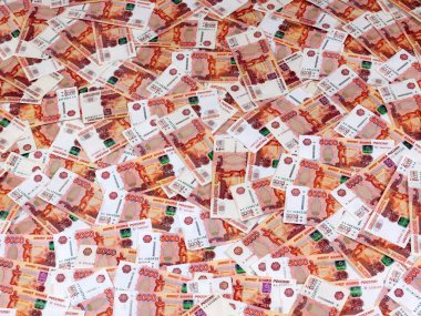 Ticaret ekonomisinin bir parçası olarak Rus rublesi, beş bininci kağıt yığını.