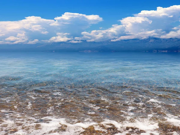 Belle Plage Mer Sous Ciel Nuageux Ensoleillé Comme Endroit Pour — Photo