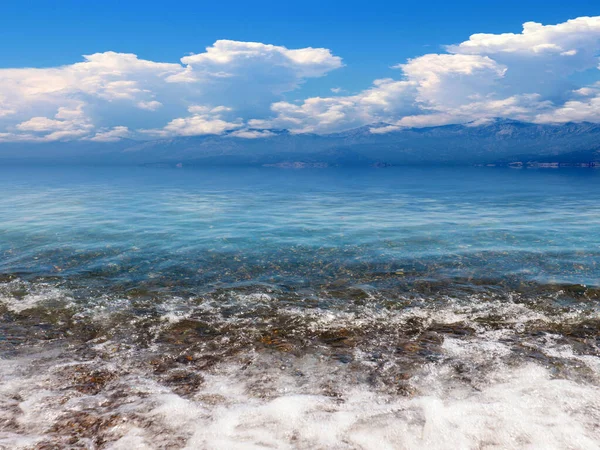 Pantai Laut Yang Indah Bawah Langit Cerah Berawan Sebagai Tempat — Stok Foto