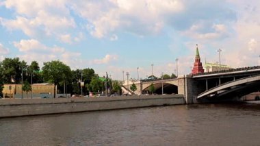 Moskova Rusya 'daki Yauza Nehri' nin setinin manzarası