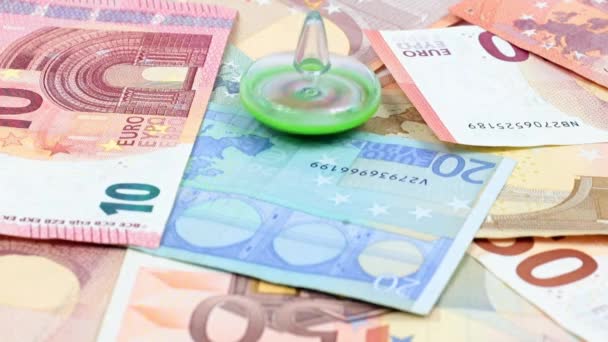 Крутящийся Верх Куче Банкнот Евро Иллюстрация Баланса Европейского Союза — стоковое видео