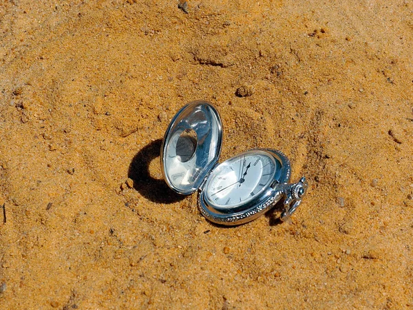 Vintage Antique Clock Lie Sand — Stock Photo, Image