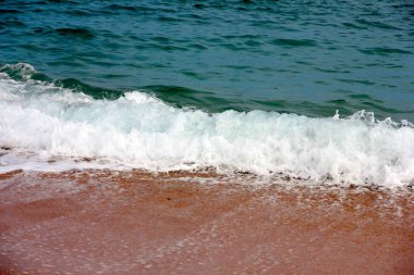 Sörf ve kumsal ideal bir tatil yeri.