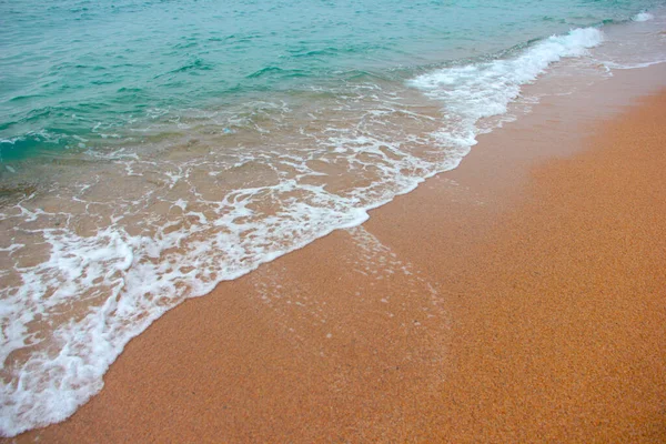 Mooi Zandstrand Zee Golven — Stockfoto