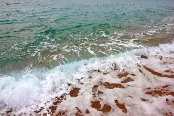 Piękna Piaszczysta Plaża Fale Morskie — Zdjęcie stockowe