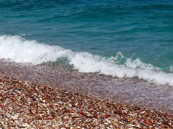 Ondas Mar Praia Seixos Como Lugar Recreação Ativa — Fotografia de Stock