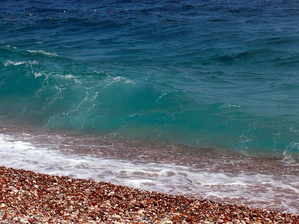 Ondas Mar Praia Seixos Como Lugar Recreação Ativa — Fotografia de Stock