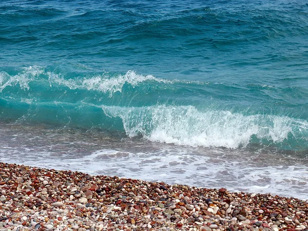 Ondas Mar Praia Seixos Como Lugar Recreação Ativa — Fotografia de Stock